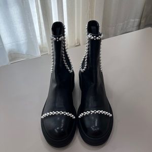 STUART WEITZMAN Chelsea boots